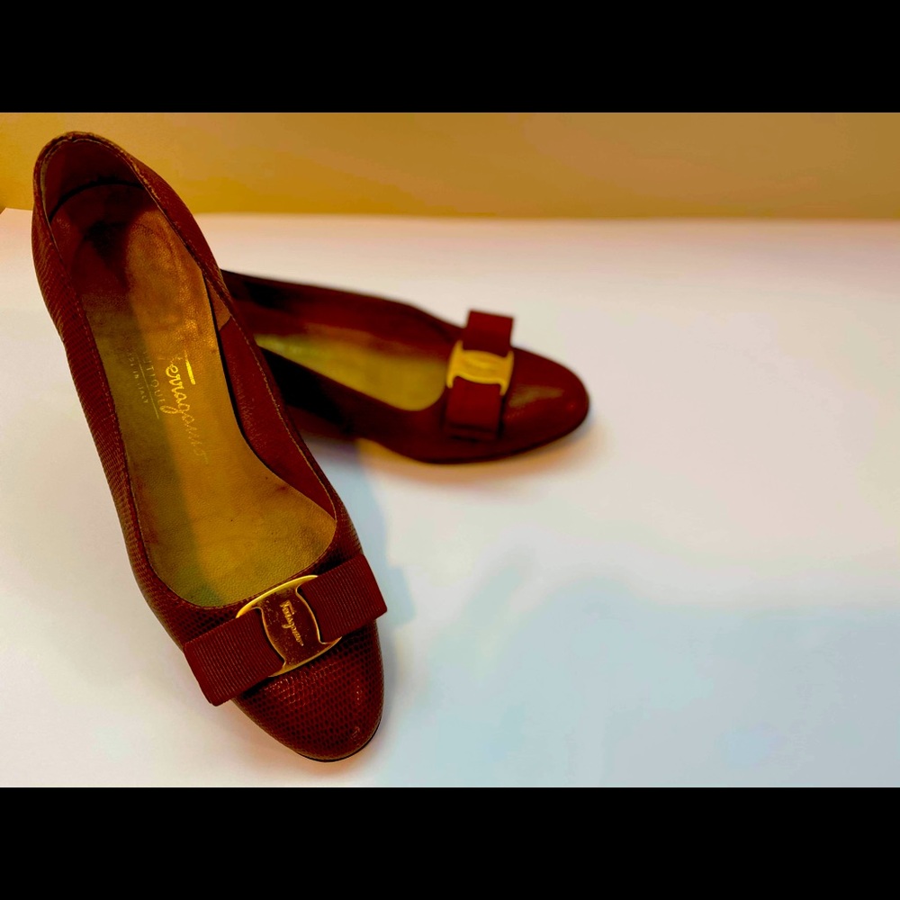 Salvatore Ferragamo vara pumps